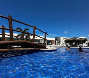 Muro alto condomínio clube