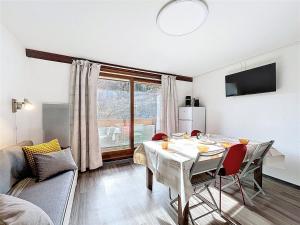 Appartement skis aux pieds avec balcon pour 7 pers - FR-1-267-324