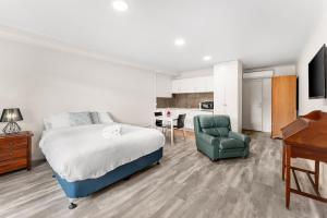 Box Hill Studio Apartment 2