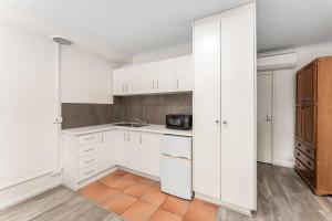 Box Hill Studio Apartment 2