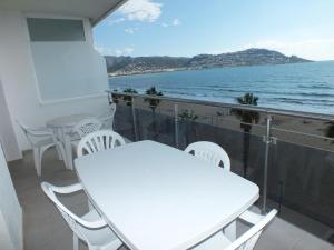 Apartamento frente al mar para 6 con parking en Rosas - ES-204-80