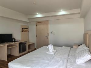 Lucky Elephant Hotel