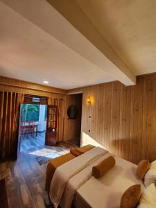 Tea Brook Lodge Ella