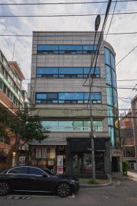 서울 홍대 풀게스트하우스2 홍대입구역7번출구 넓은공간 2Room 단독전체사용 파티가능