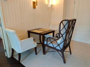 Grand Florida芭提雅带免费游泳池温泉和健身房和办公区水上花园公寓E208