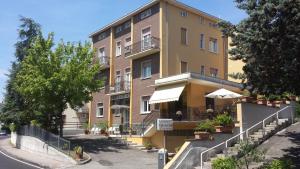 2 stern hotel Albergo Villa del Sole Tabiano Italien