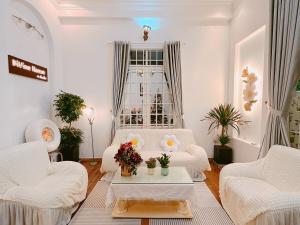 Divine House View Ho Xuan Huong