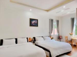 Divine House View Ho Xuan Huong