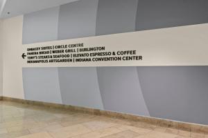 Urban Indy Retreat -Dedicated Workspace- Gym- Walk to Convention- Perfect for Family