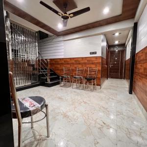 Hotel Raghunandan Inn Near Shri Ram Janmabhoomi