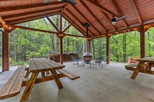 The Overlook - Camping Cabin Retreat in RRG KY