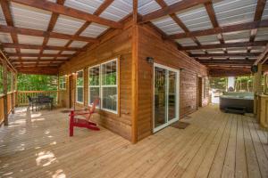 WiFi & Hot Tub Large Family - Climb On in RRG