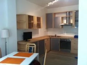 博尔扎诺中心劳林公寓 - 博尔扎诺