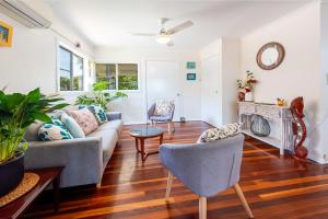 Pet friendly beachfront home- sleeps 8