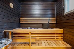 Rovaniemi Riverside Family House near Santa Claus Village - Sauna & Aurora View