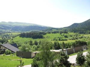Appartements Le ZEN au pied du Grand Veymont en ete en hiver : Appartement avec Balcon