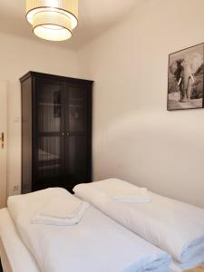 ELEPHANT- metro to the opera 1 min away