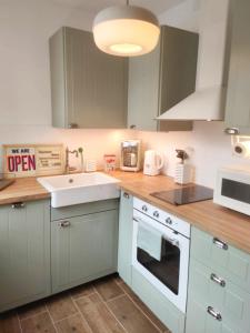 LOLLIPOP - metro to the opera 4 mins away