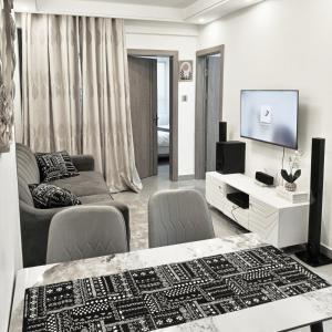 The Nook by Kilimani Lavington Modern and Serene Stay, Balcony, Fast WiFi, Netflix, Gym ,Secure parking on site,Near Quickmart supermarket,Nice restaurants