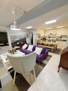 弘大独栋豪华大房间一楼 机场地铁直达 3分钟步行地铁站 Hongdae, Airport Express,metro 3min,Big partyhouse 1st floor