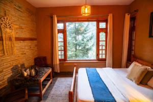 Himtrek Stays X Doghari Chalets ,Jibhi