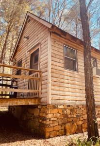 Beautiful Private Cabin Nestled on Premiere Retreat Center, North Carolina