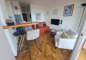 Barcarès village studio rénové vue mer de face splendide parking et grande piscine