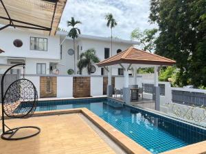 ZJ Garden Pool Villa