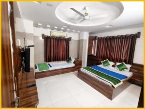 Hotel SP Inn Residency Near Shree Sai Baba Temple - Fully Air conditioned Room - Free Wifi And parking Available - Best Premium Hotel In Shirdi