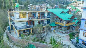 The Northwood Cottages Manali, Mountain View with balcony, near mall road, manali
