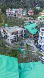 The Northwood Cottages Manali, Mountain View with balcony, near mall road, manali