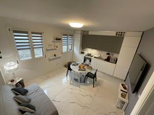 B&B Kira Home