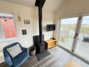 Lake and Tide Lodge - Part of the The Bay Filey Holiday Village with pool, gym and direct beach access, pub, restaurant, tennis and meadows walks
