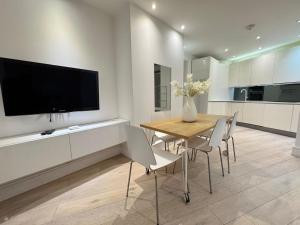 Spacious & Friendly 3-Bed Flat next to Oxford St