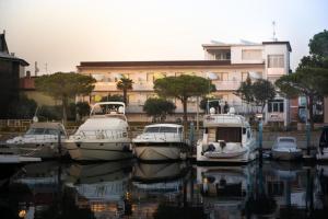 Colourful modern flat in Lignano-Beahost