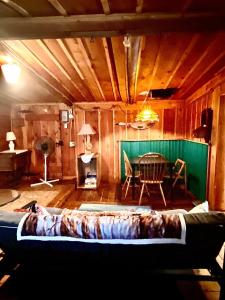 Family-Friendly Cabin Rental with Free Wi-Fi in Bitterroot Valley of Montana