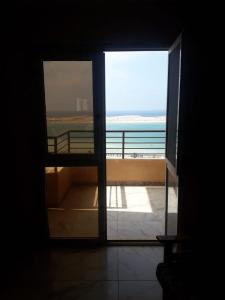 مرسي مطروح شقه مفروشه سوبر مطله علي فيو بانوراما للبحر