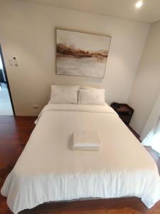 Corner Side at Tambuli Condominiums Tower F, 6-O unit