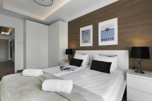 MIKKI Albatross Towers