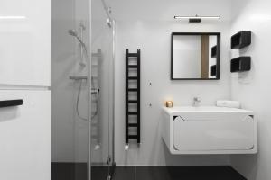 MIKKI Albatross Towers