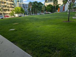 Ensuite Room with Super Comfy Queen Bed in 2BR 2Bath Apartment, Flexible checkin, Free Coffee