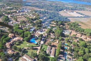 Mini Villa T4 duplex dans résidence hôtelière Fiori di Cala Rossa superbement arborée rénovée en 2023 - chez Anne avec piscine chauffée