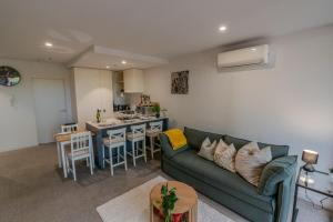 Urban Oasis Retreat 2BR 2Bath - Free Parking