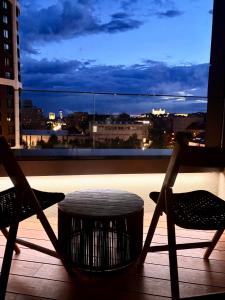 SKY PARK Deluxe Apt - Castle View - Free Parking