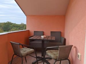 Apartment Orhidea in a peaceful setting near Umag