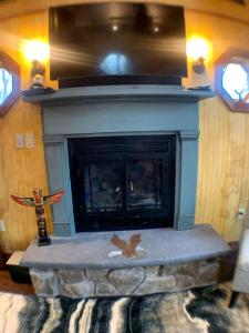 Magical Tree House Experience with a Private Hot Tub in Shenandoah Valley, Virginia