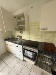 Monteurwohnung bei Köln,Düsseldorf WLAN, Parkplatz, Küche, Handtücher