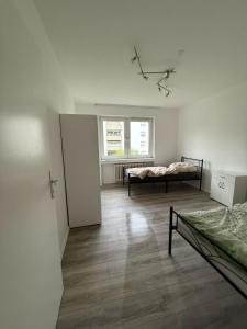 Monteurwohnung bei Köln,Düsseldorf WLAN, Parkplatz, Küche, Handtücher