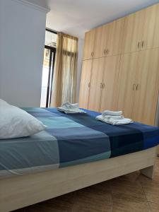 10-th floor flat with stunning city view