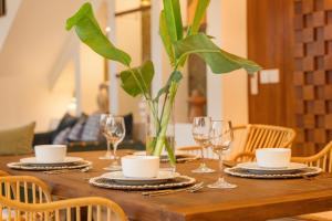 Kavana Élan 2BR Private Pool Villa - 5 mins to Berawa beach